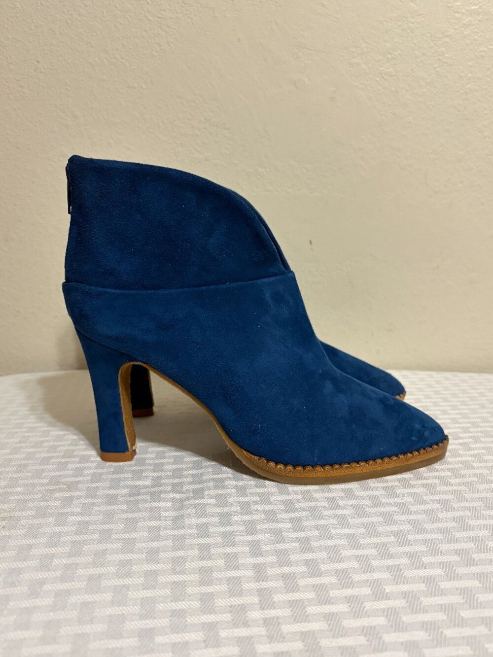 Jon Josef Ryder Booties Womens Size 6 BLUE SUEDE